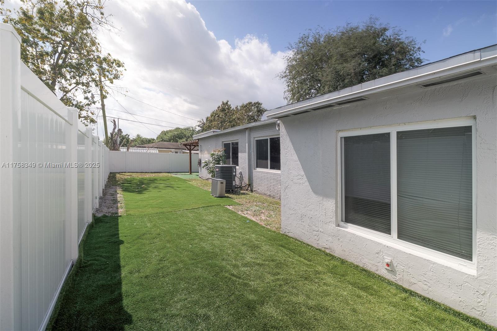 BISCAYNE RIVER GARDENS - Residential