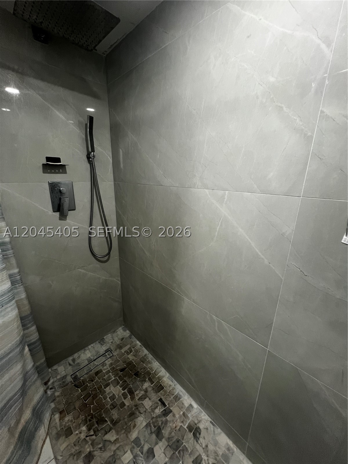 INTERNATIONAL PARK I COND - Residential