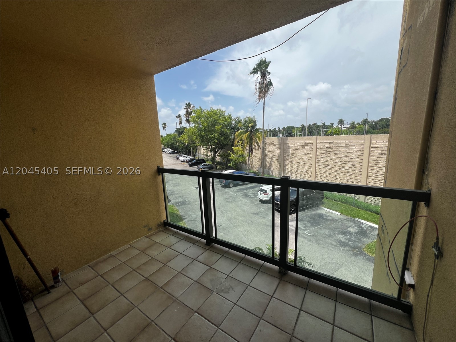 INTERNATIONAL PARK I COND - Residential