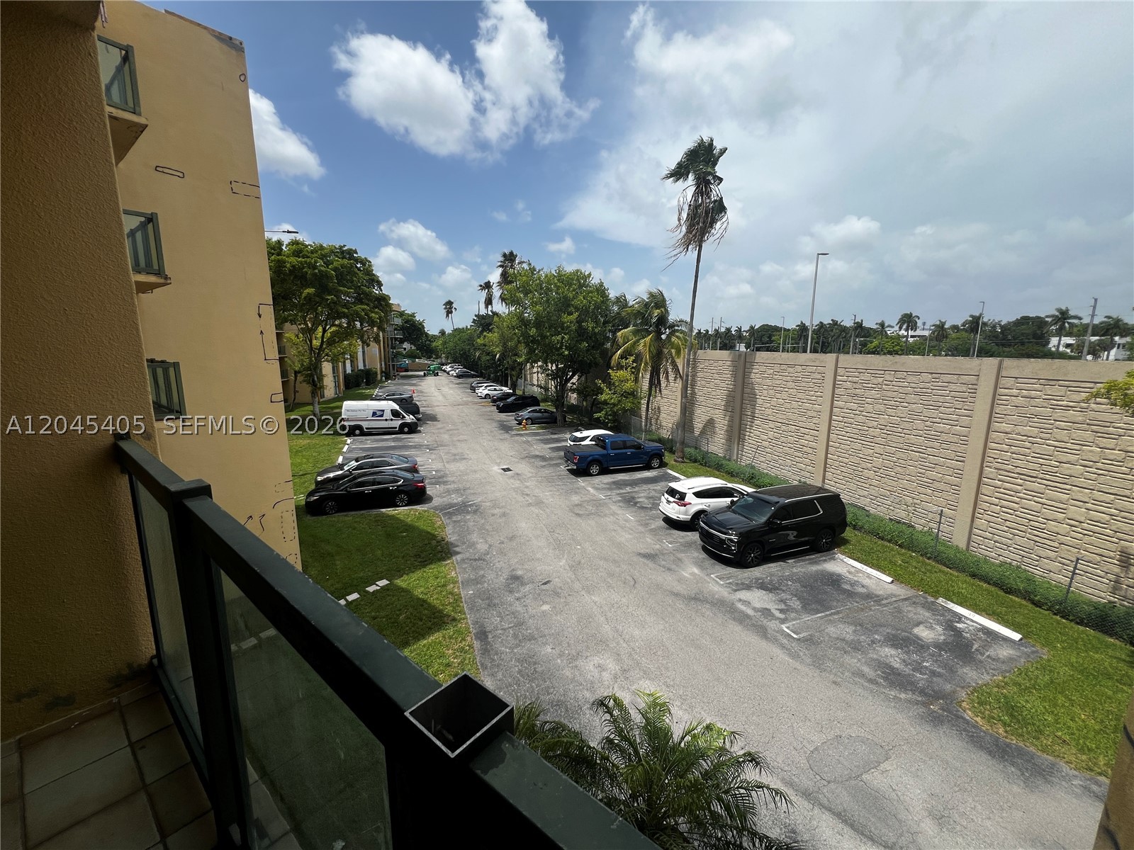 INTERNATIONAL PARK I COND - Residential
