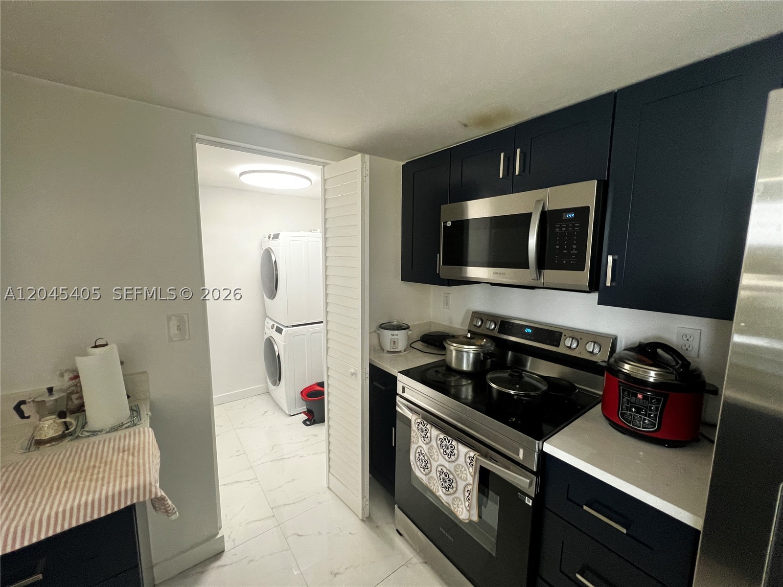 INTERNATIONAL PARK I COND - Residential