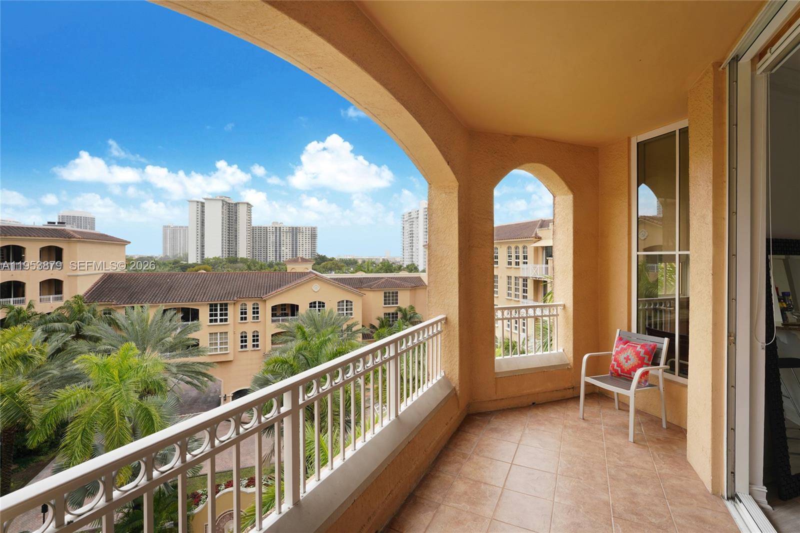 ALAQUA CONDO - Residential