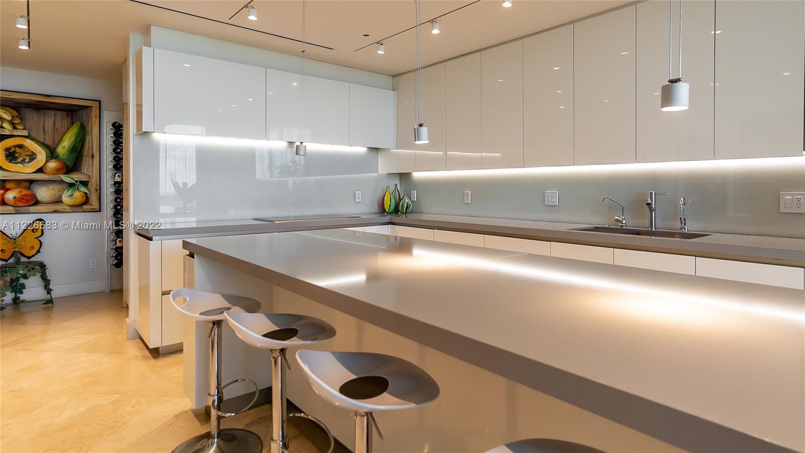 SANTA MARIA CONDO - Residential