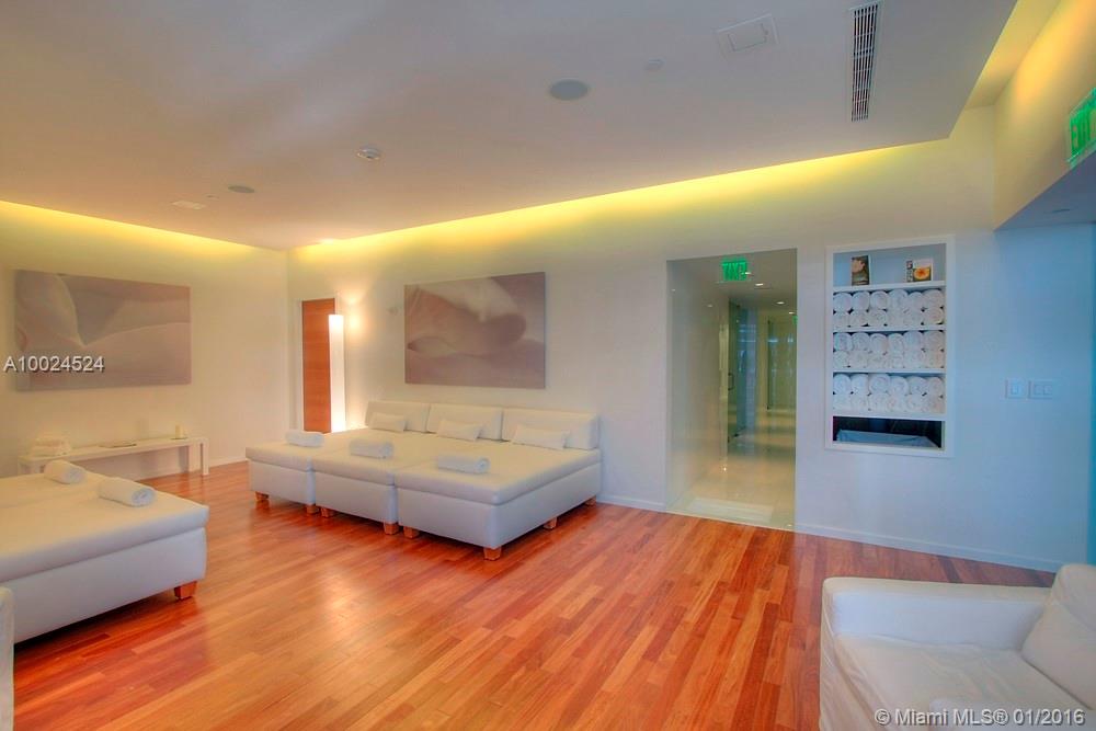 Ten Museum Park Residenti - Residential Lease