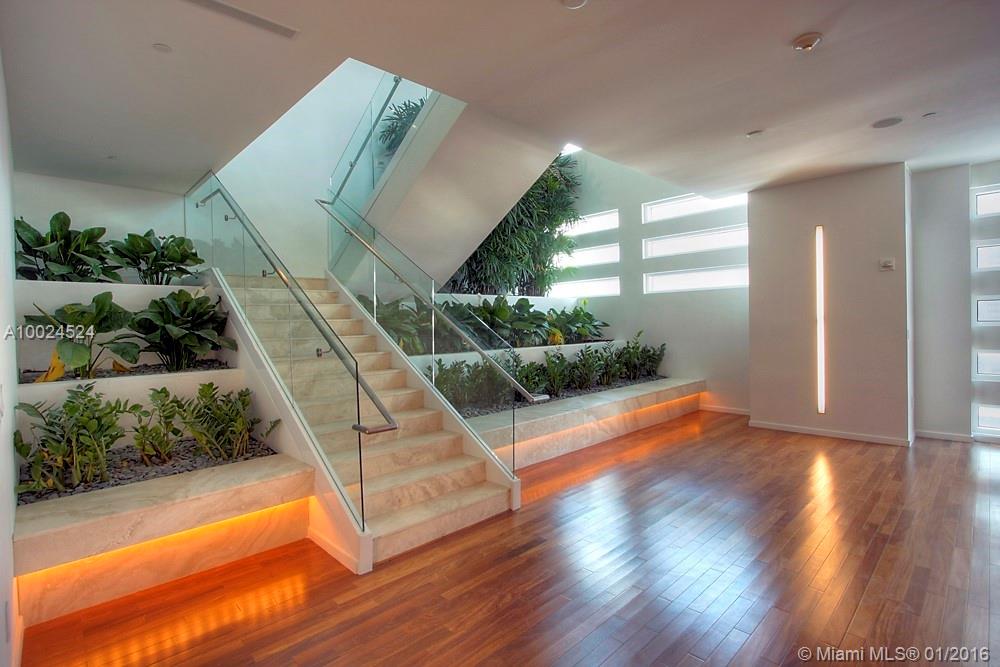 Ten Museum Park Residenti - Residential Lease