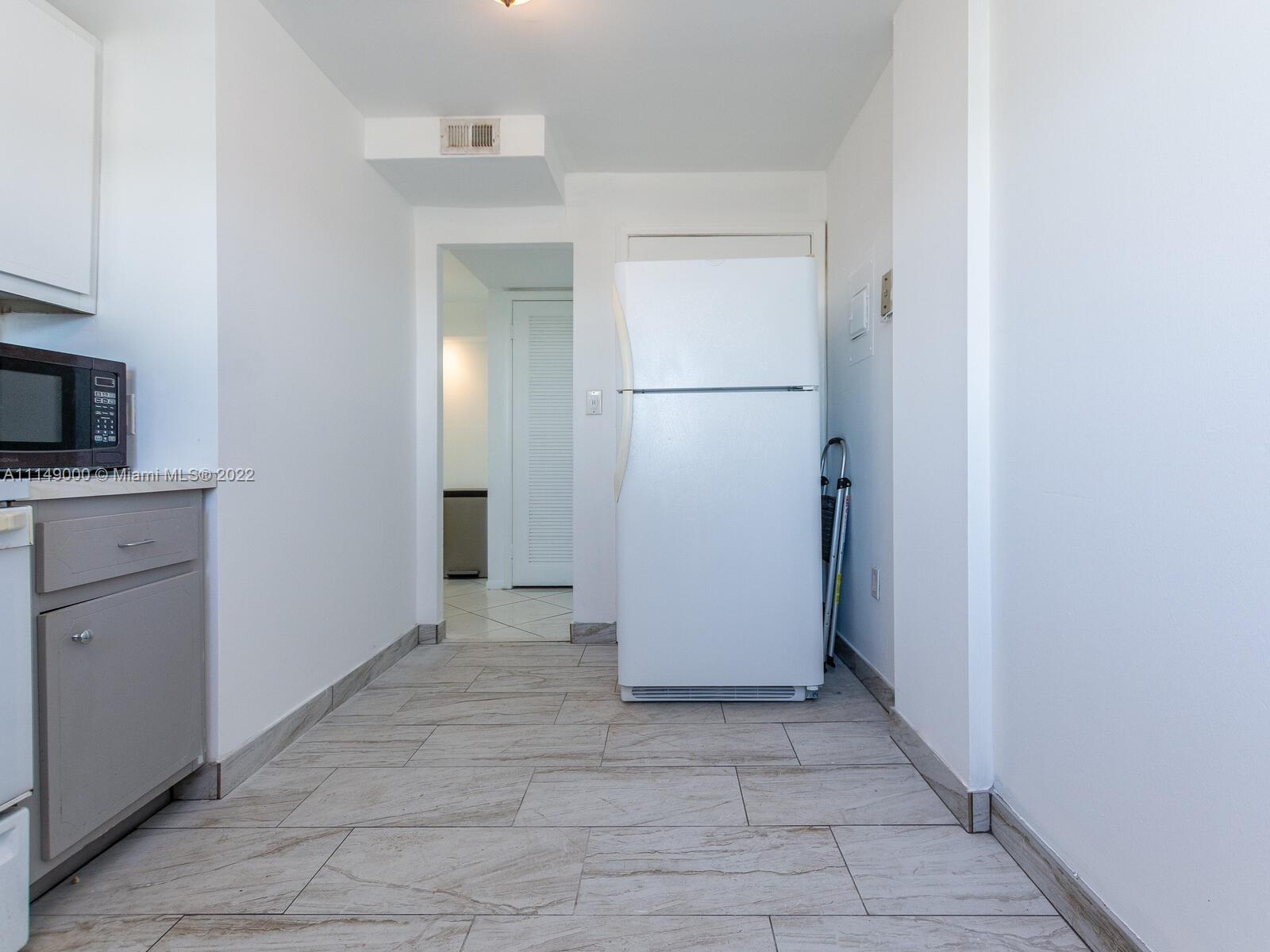 ADMIRAL TOWERS CONDO - Residential