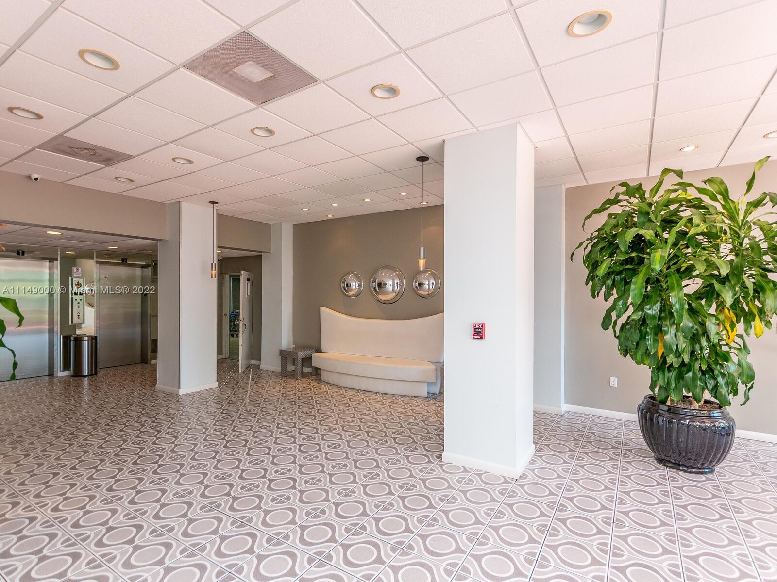 ADMIRAL TOWERS CONDO - Residential