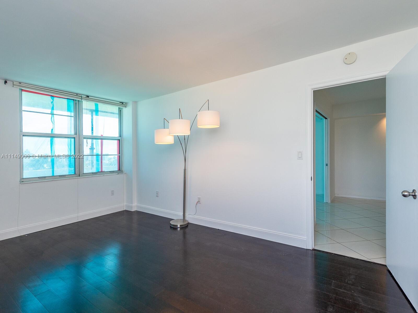 ADMIRAL TOWERS CONDO - Residential