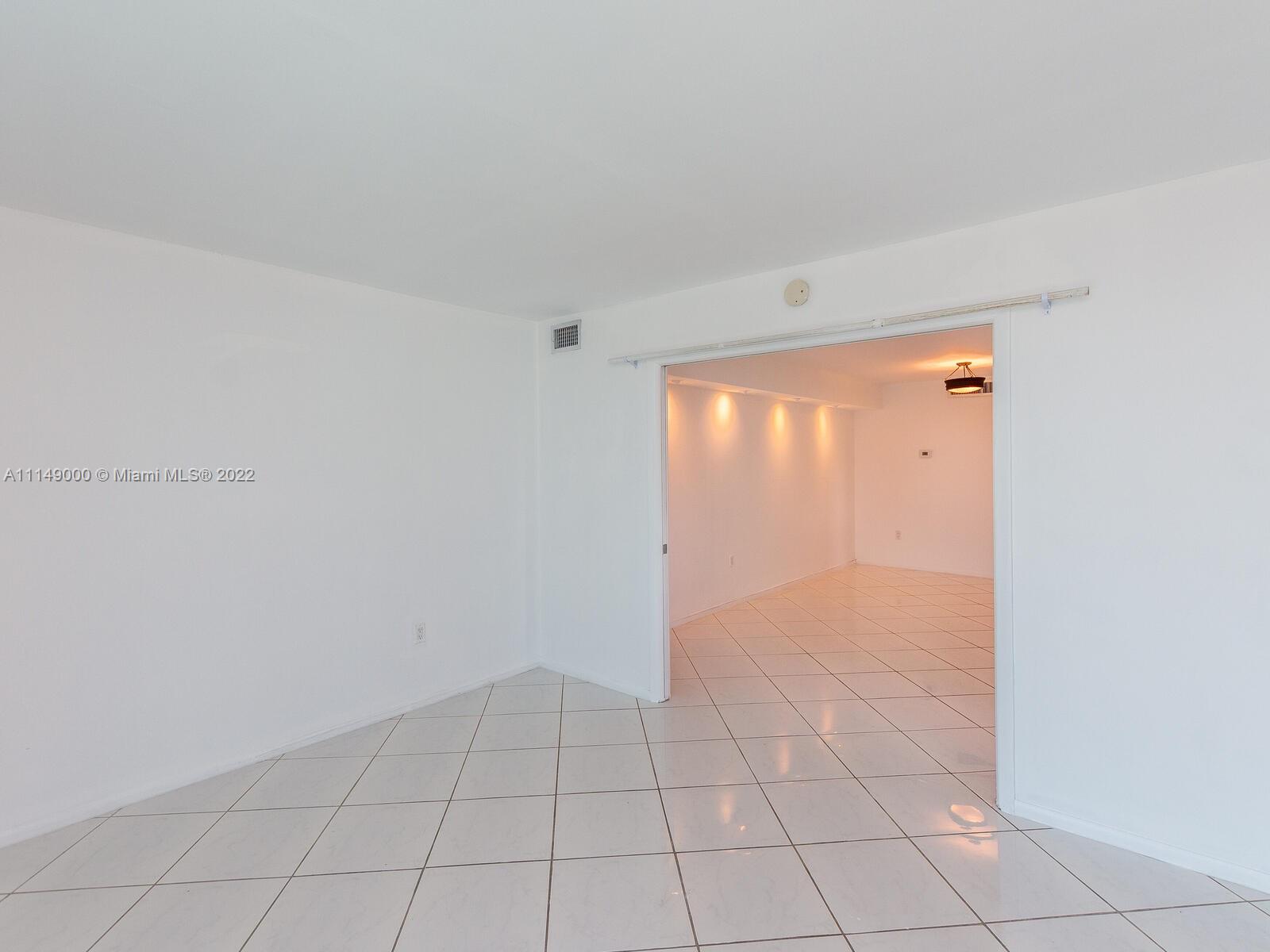 ADMIRAL TOWERS CONDO - Residential