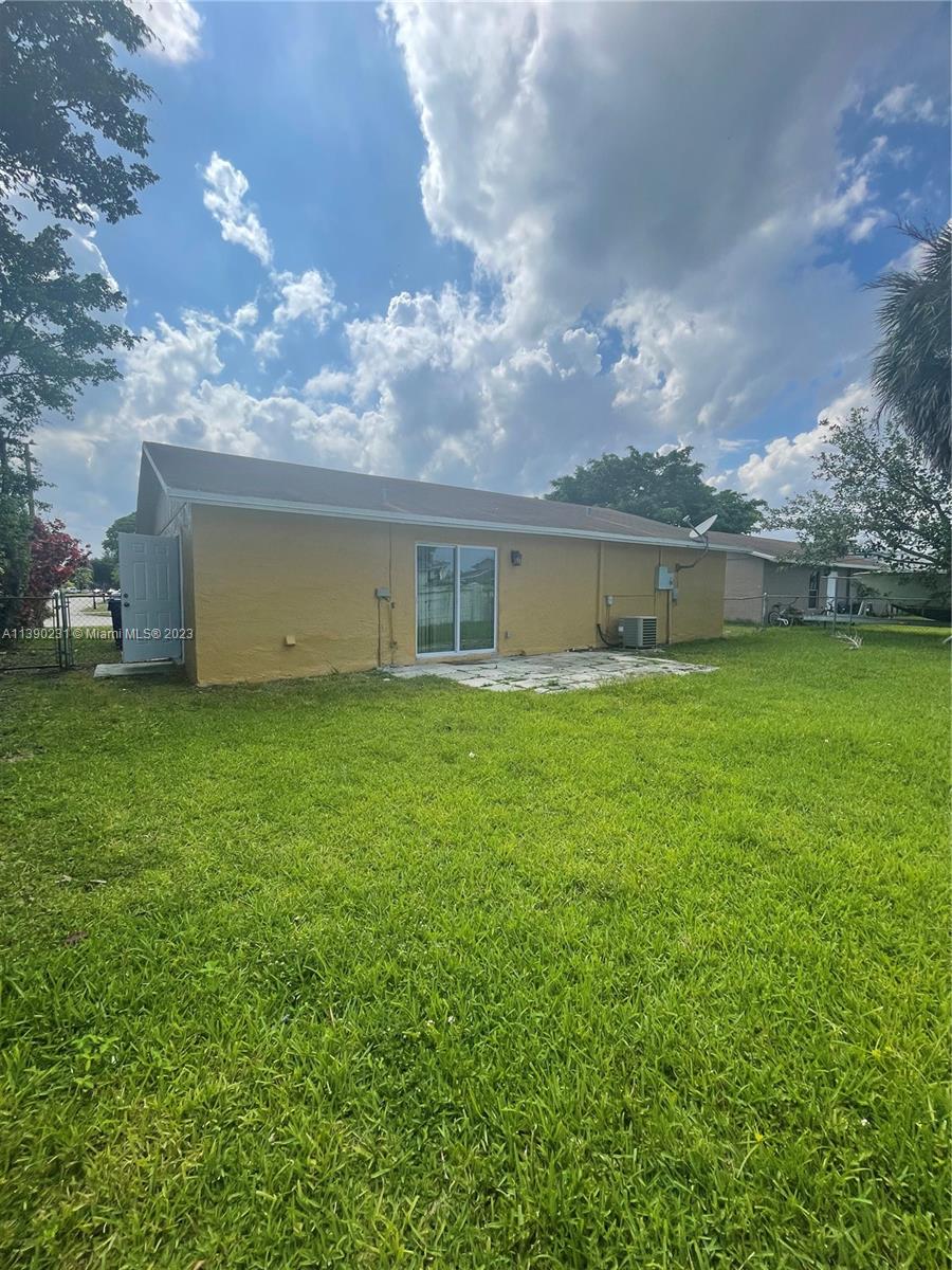 NORTH LAUDERDALE VILLAGE - Residential Lease