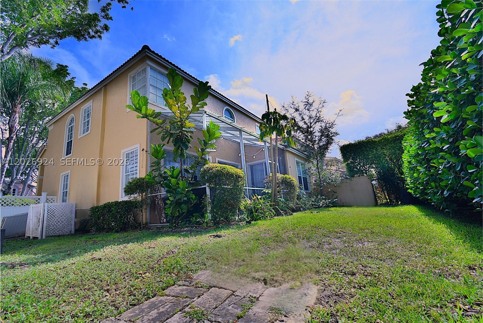KENSINGTON - Residential