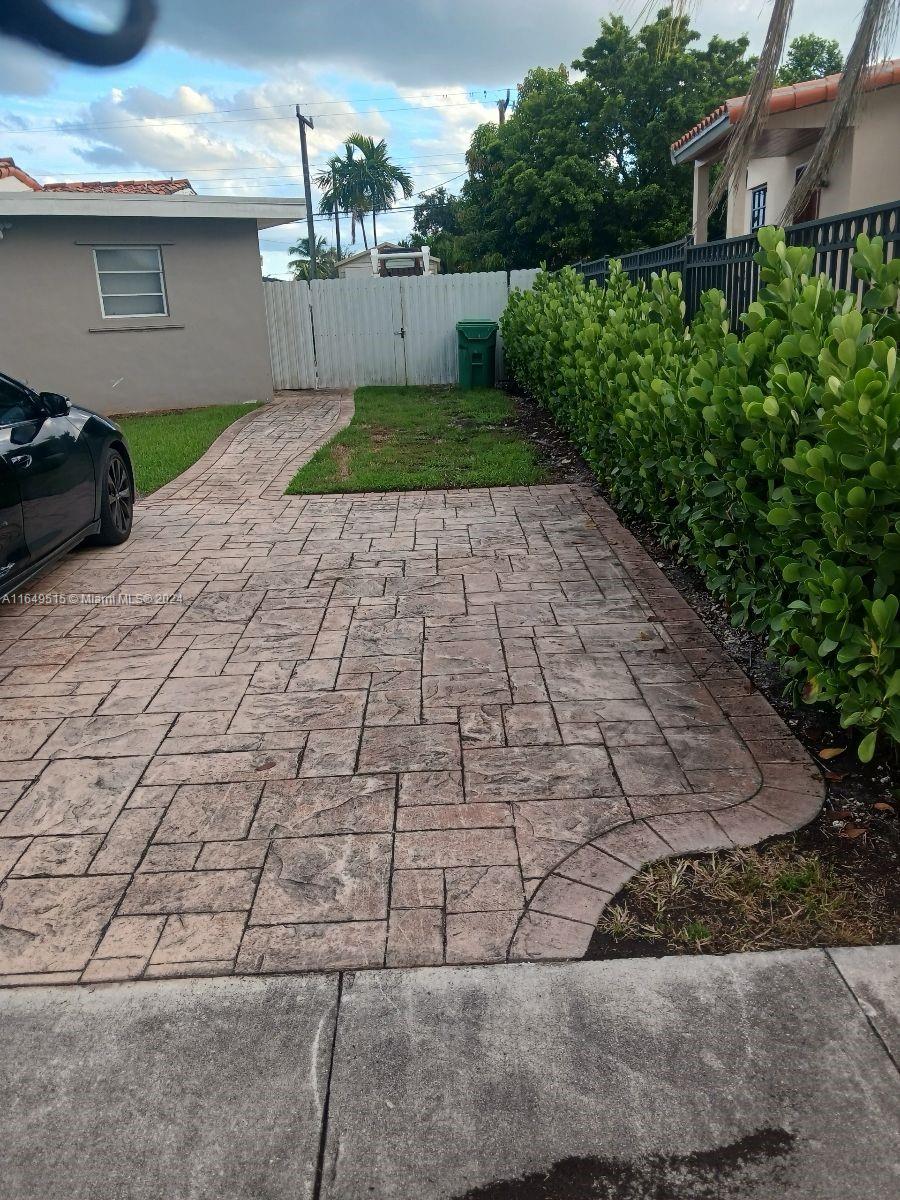 MIRACLE MANOR 1ST ADDN - Residential Lease