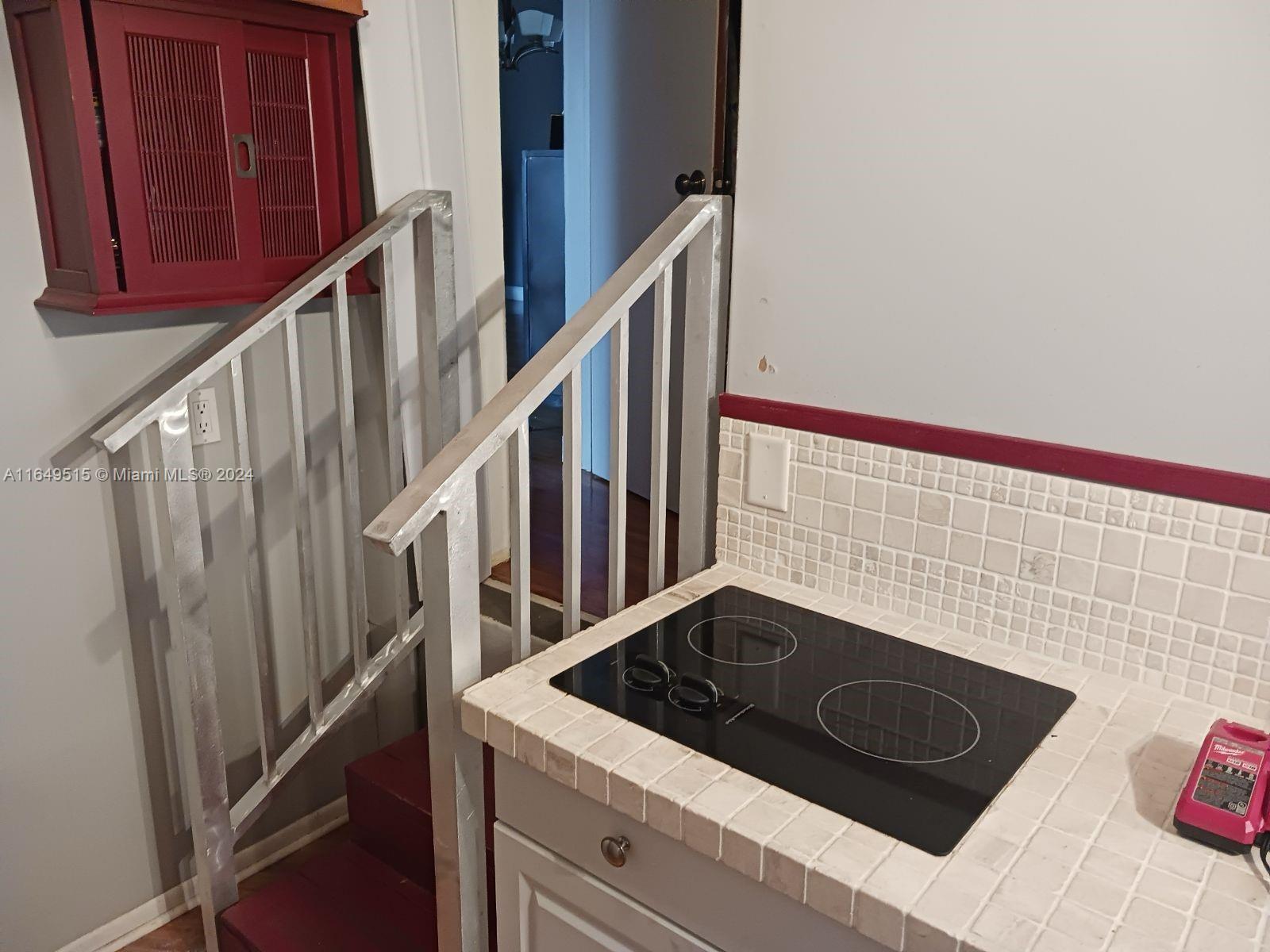 MIRACLE MANOR 1ST ADDN - Residential Lease