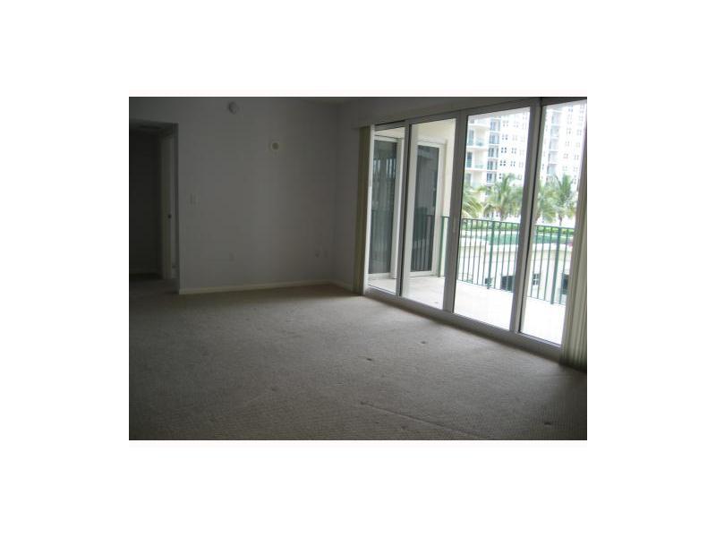 TURNBERRY VILLAGE SO TOWE - Residential Lease