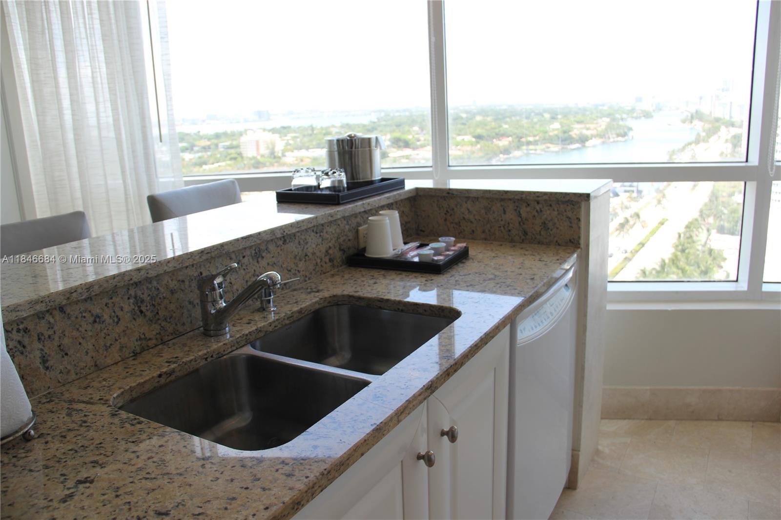 FONTAINEBLEAU II CONDO - Residential