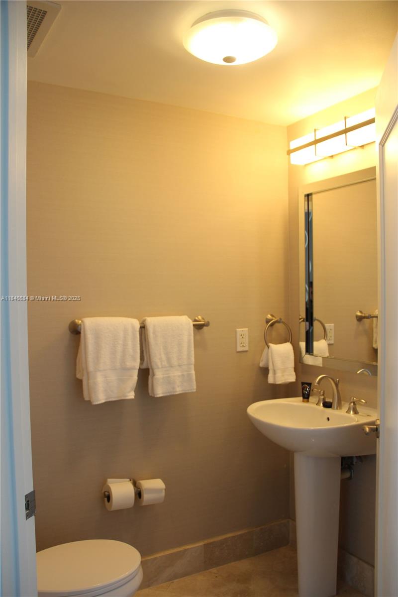 FONTAINEBLEAU II CONDO - Residential