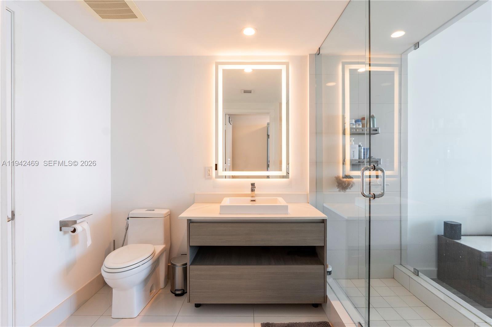ICON BAY CONDO - Residential