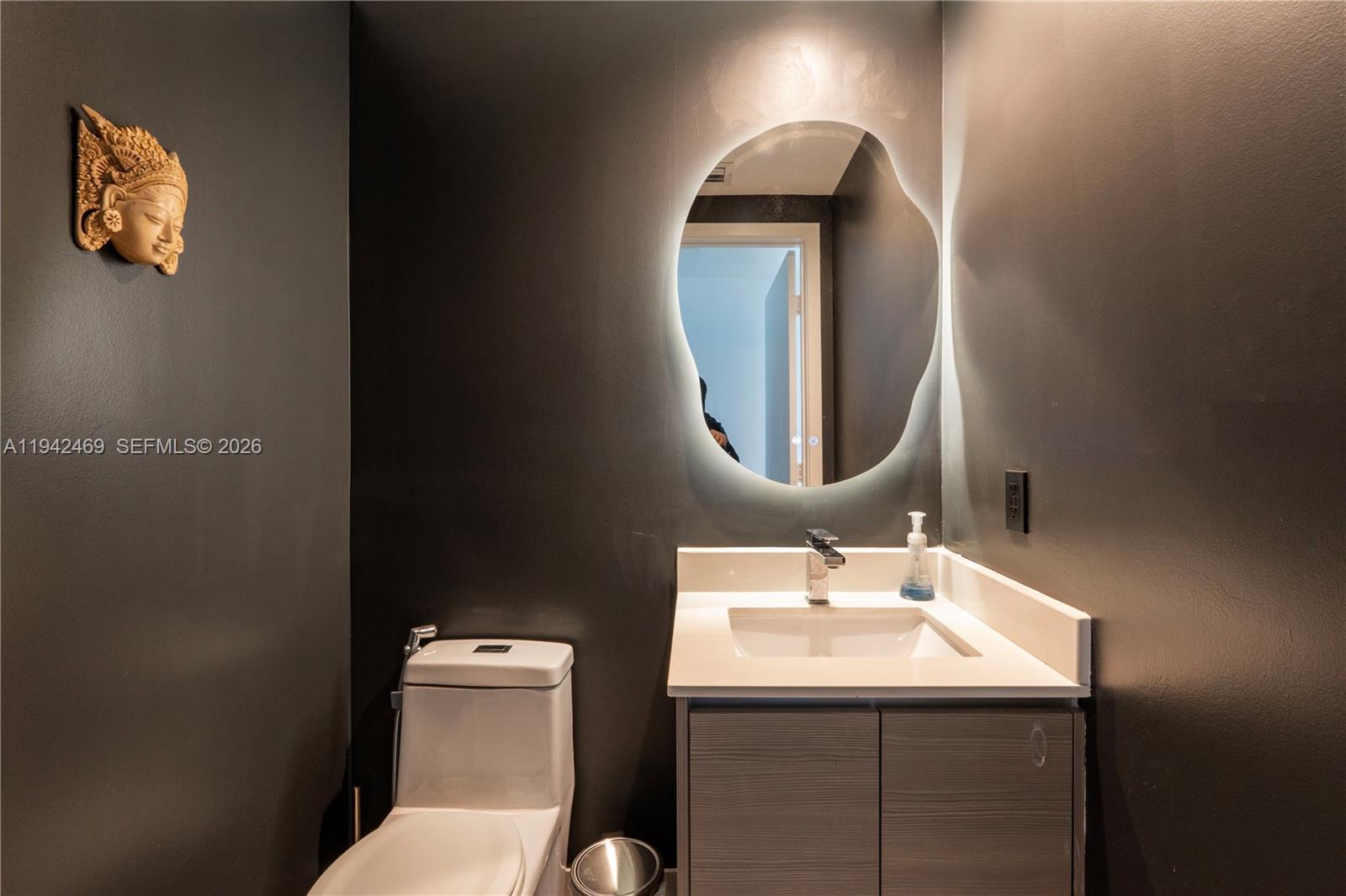 ICON BAY CONDO - Residential