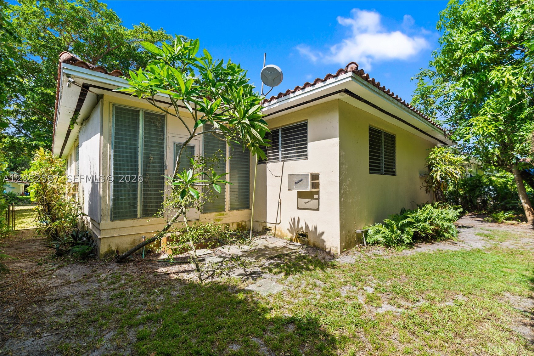 CORAL GABLES RIV SEC 6 - Residential