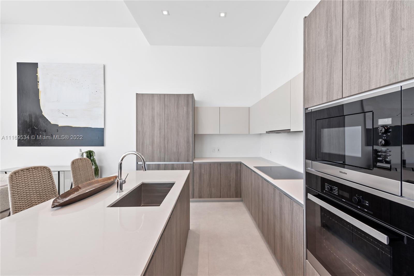 BISCAYNE BEACH CONDO - Residential