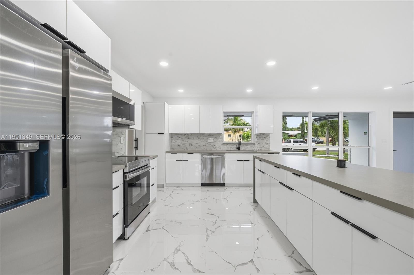 FLORANADA RIDGE SEC - Residential