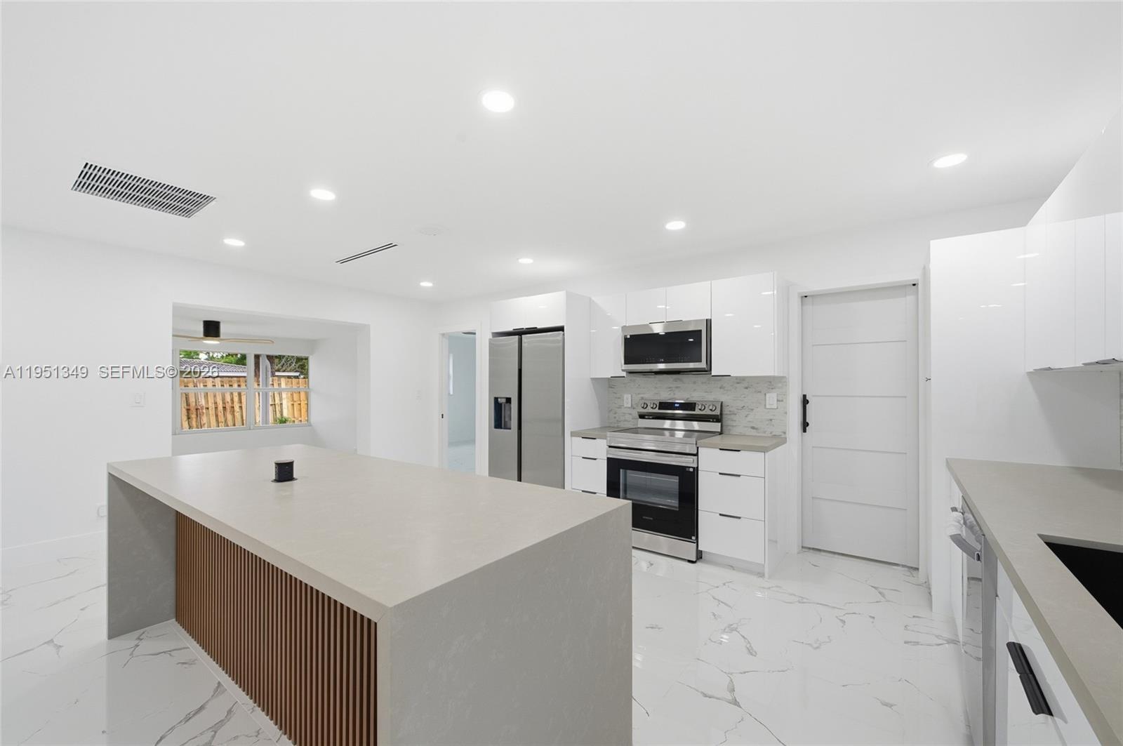 FLORANADA RIDGE SEC - Residential