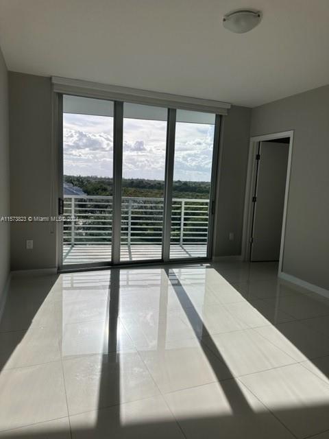 GRAND BAY COMMONS SOUTH - Residential Lease