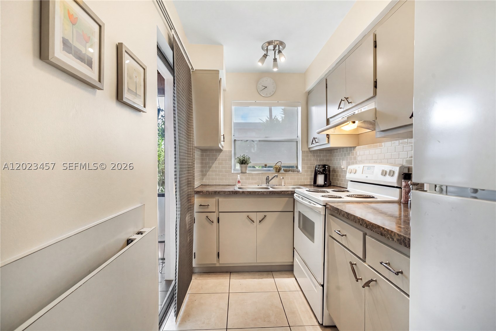 ELDORADO COUNTRY CLUB APT - Residential