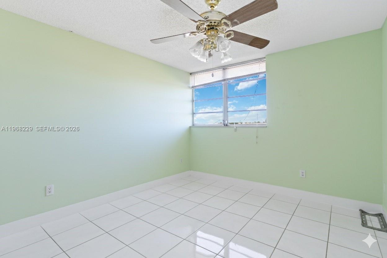PINESIDE CONDO NO 1 - Residential