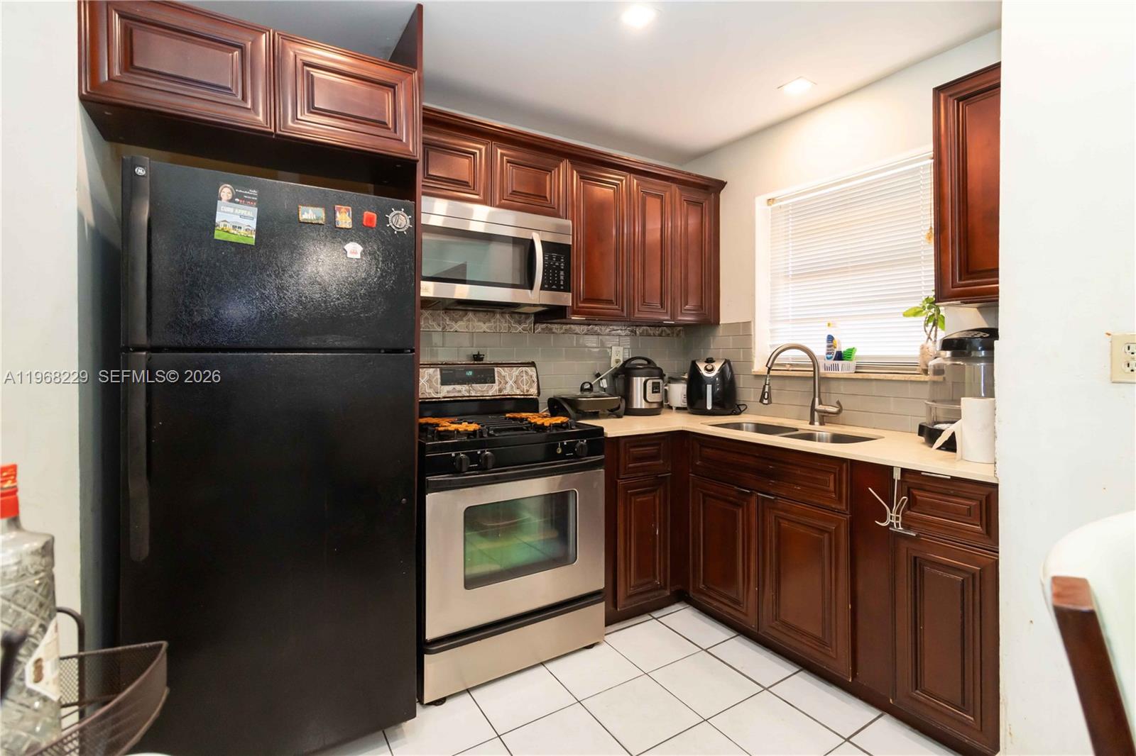 PINESIDE CONDO NO 1 - Residential