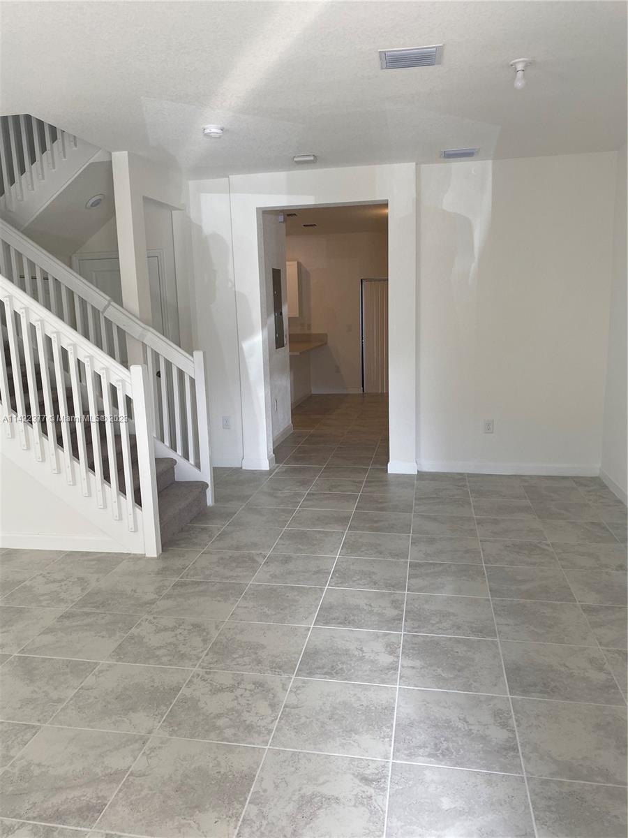 VIA VENTURA NEIGHBORHOOD - Residential Lease