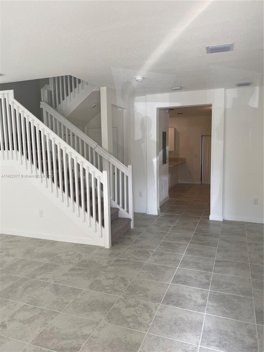 VIA VENTURA NEIGHBORHOOD - Residential Lease