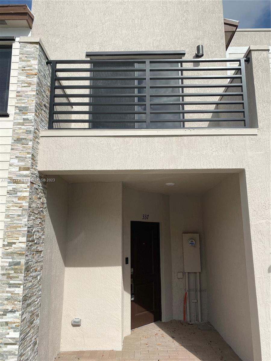 VIA VENTURA NEIGHBORHOOD - Residential Lease