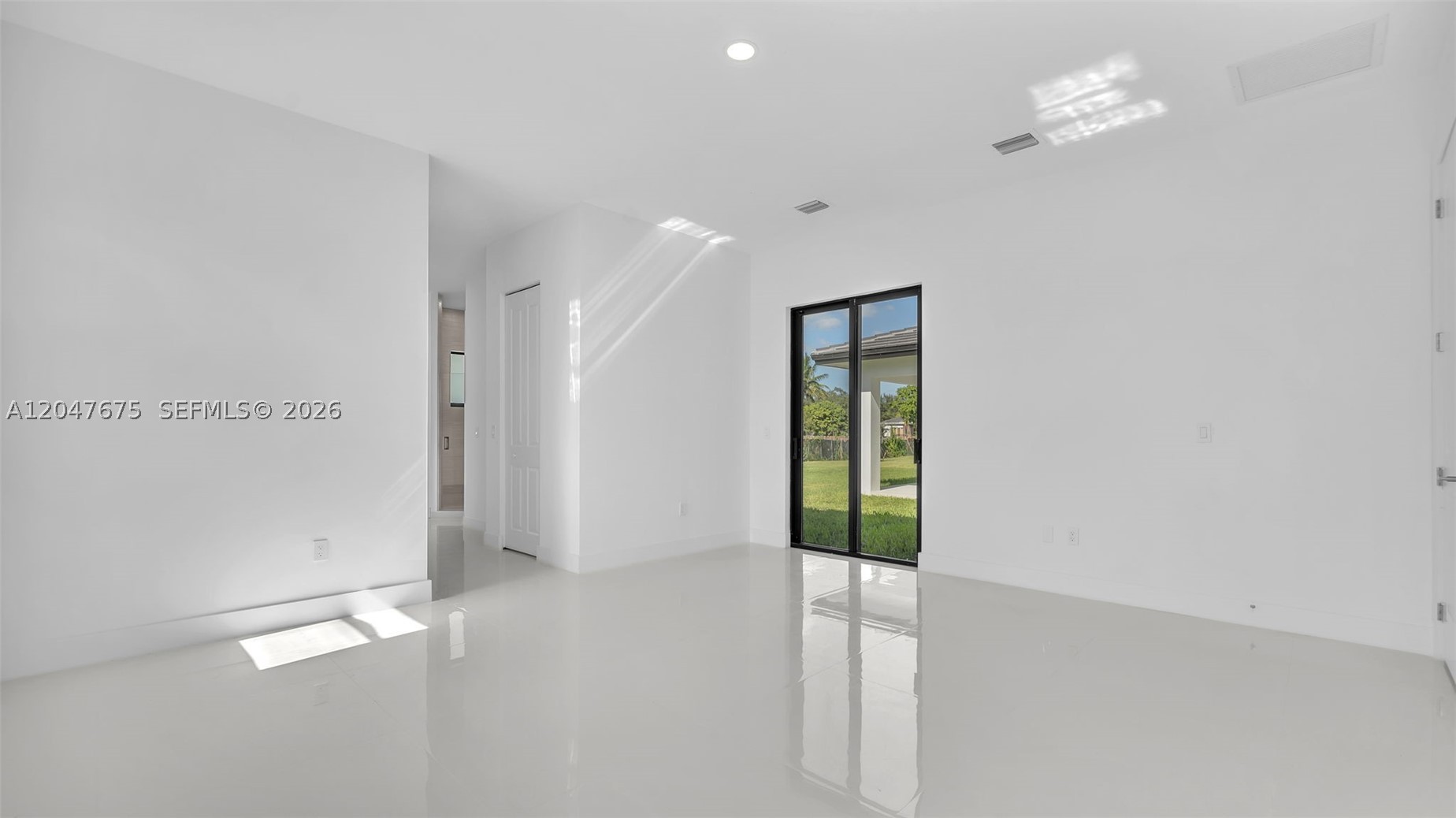 GRIFFING SILVER PALM - Residential