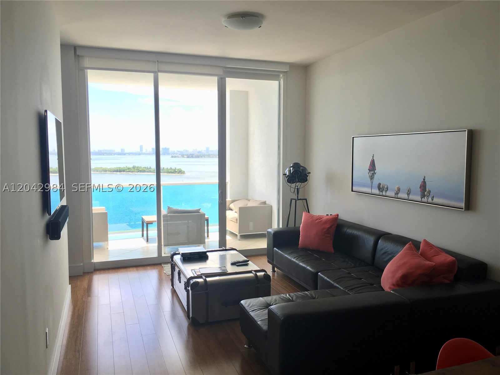 NEW WAVE CONDO - Residential