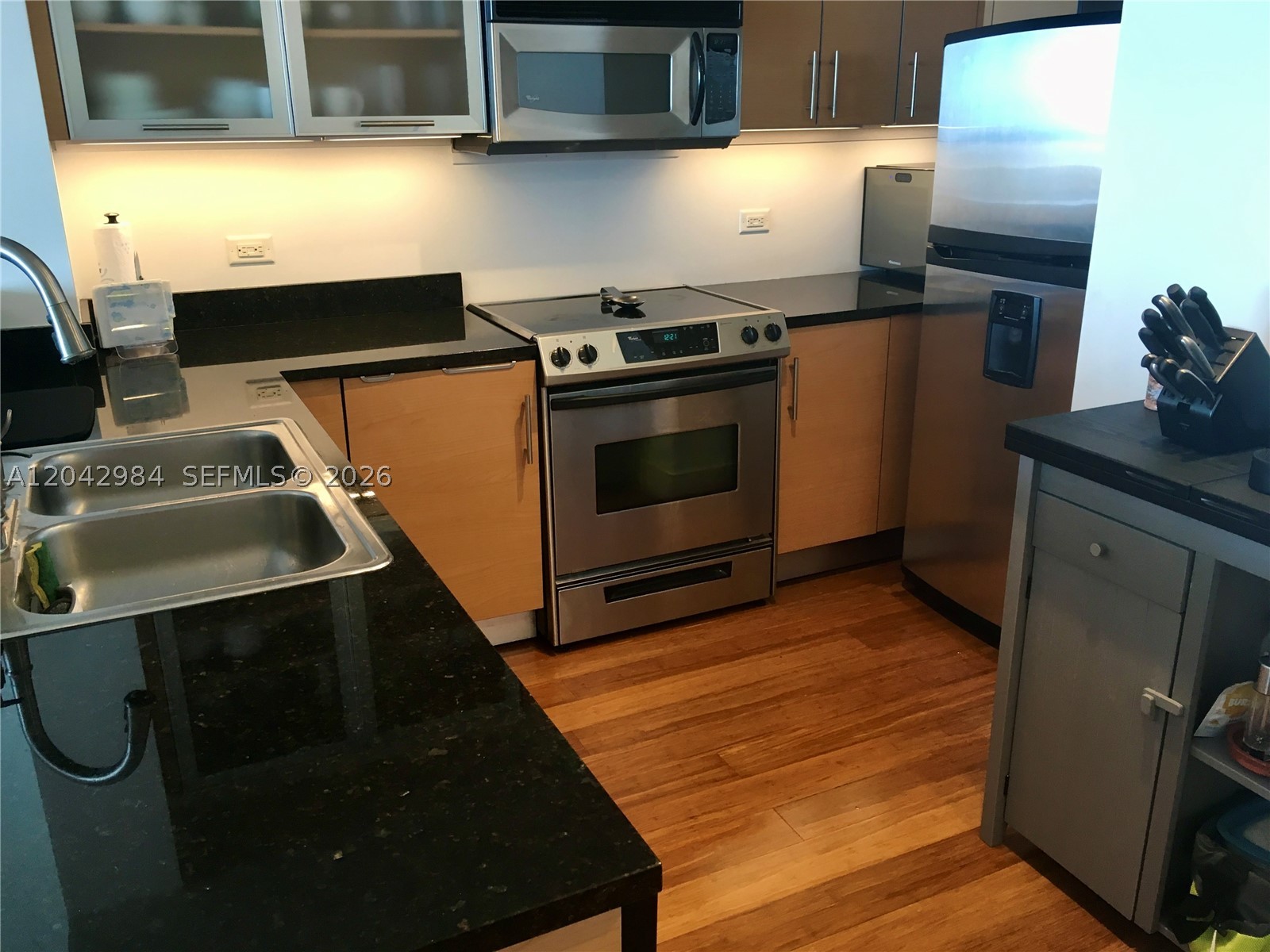NEW WAVE CONDO - Residential