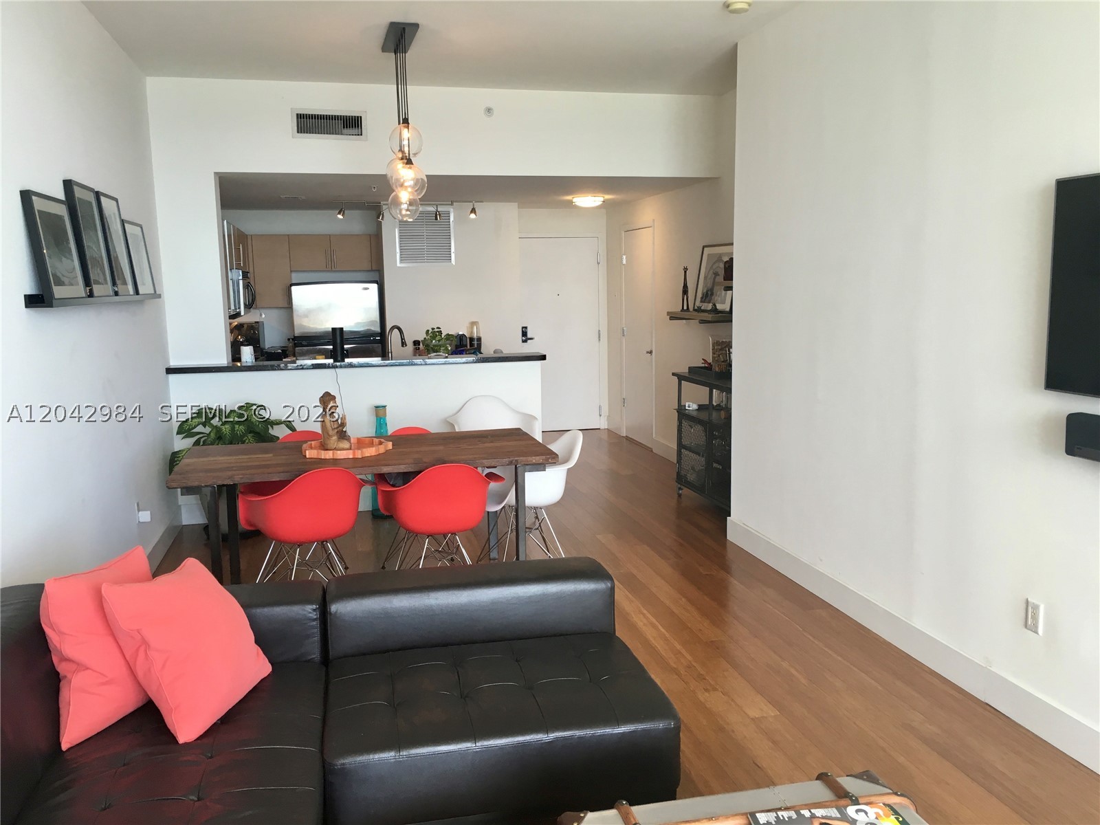 NEW WAVE CONDO - Residential