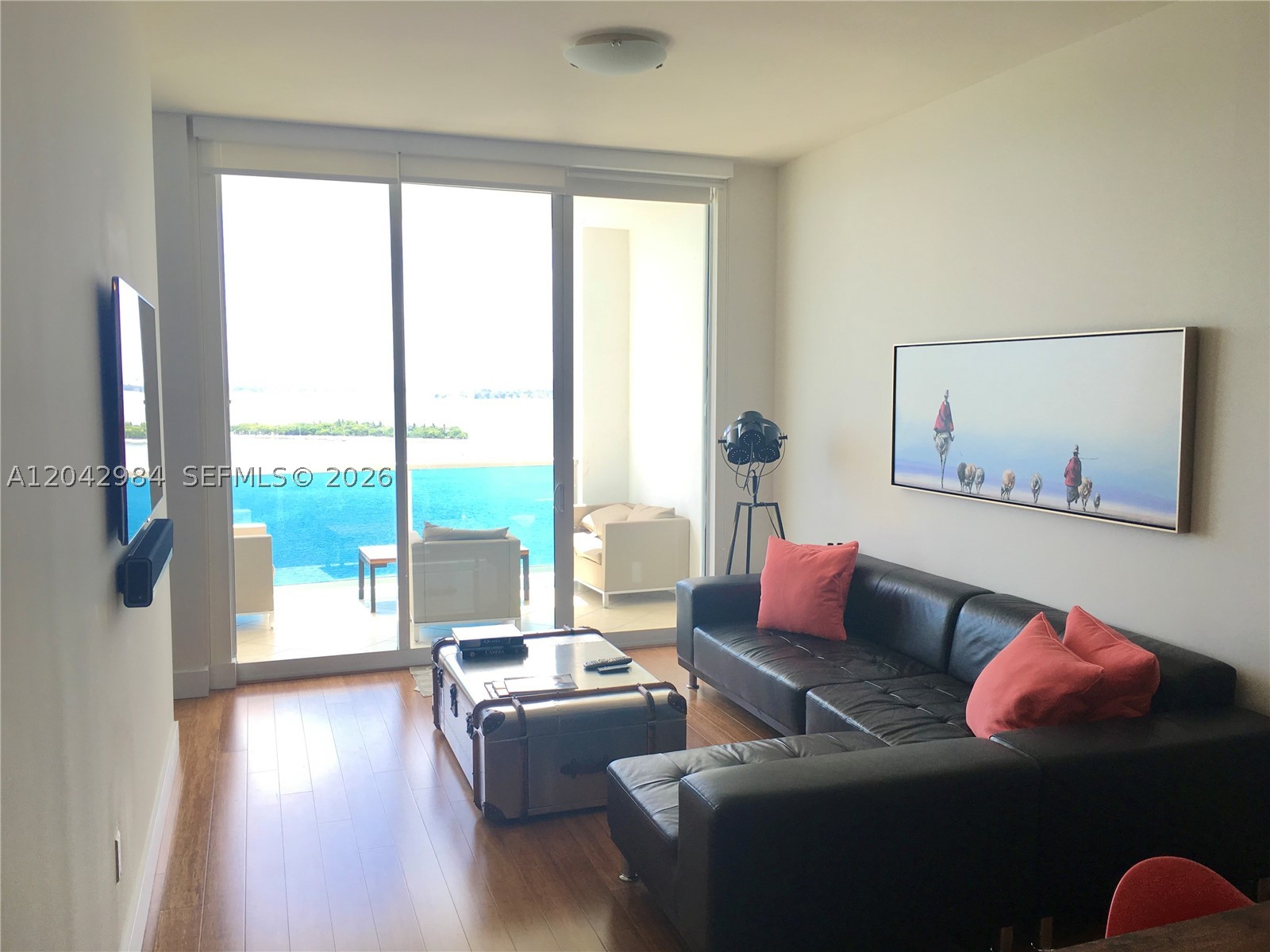 NEW WAVE CONDO - Residential