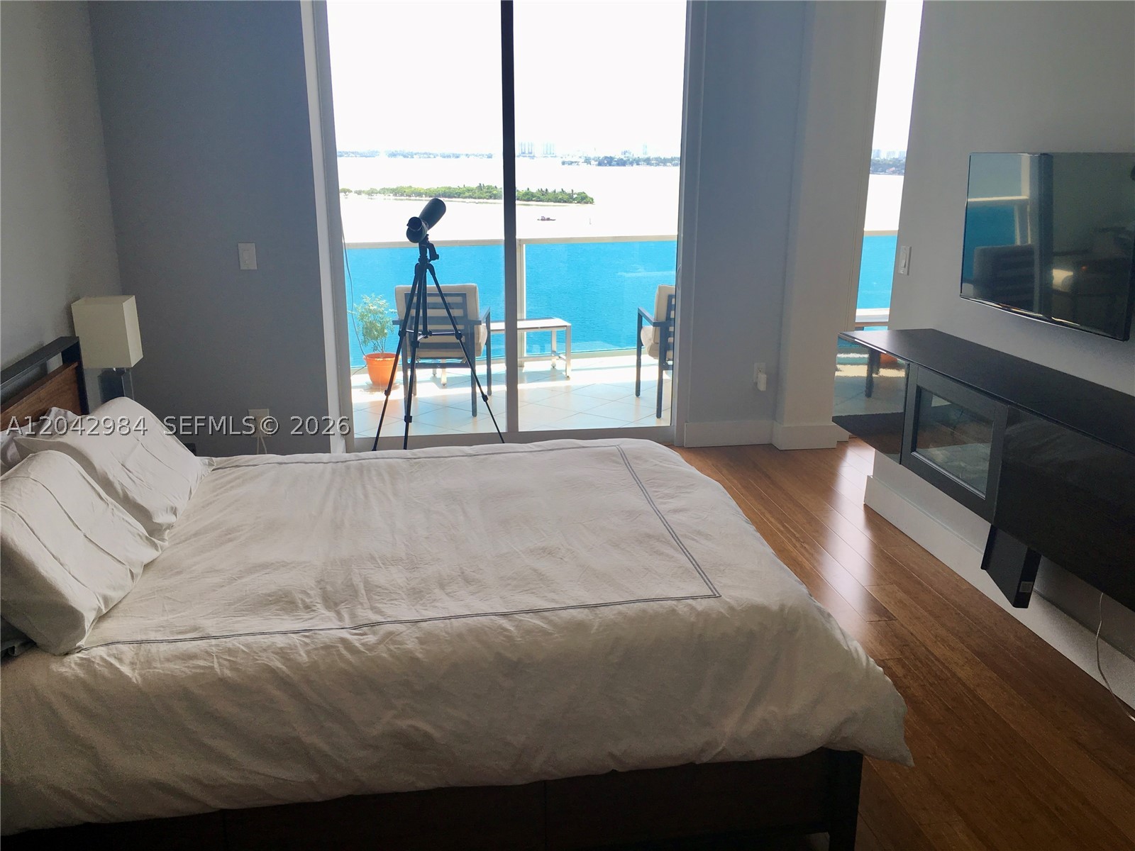 NEW WAVE CONDO - Residential