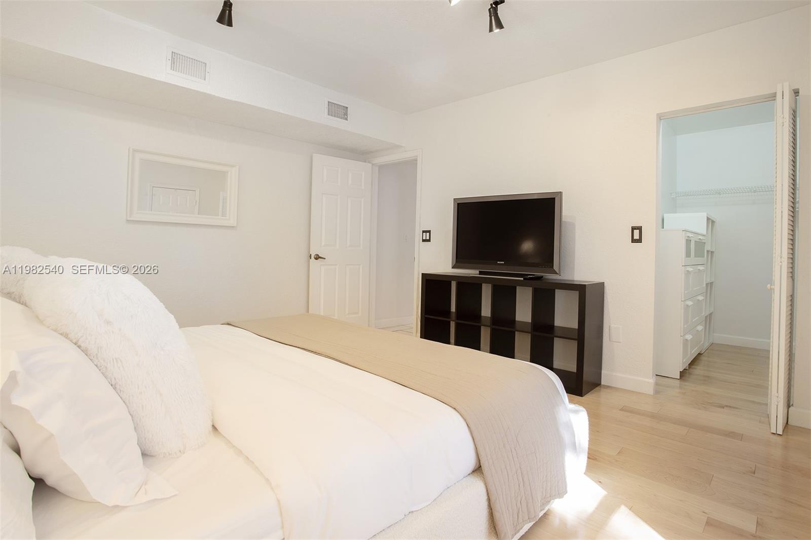 BRICKELL HAMMOCK UN 1 - Residential