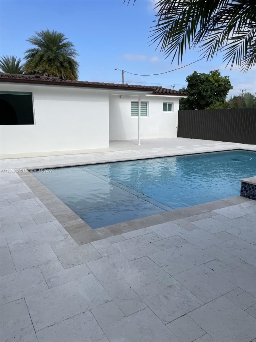 PALM SPRINGS NORTH - Residential Lease
