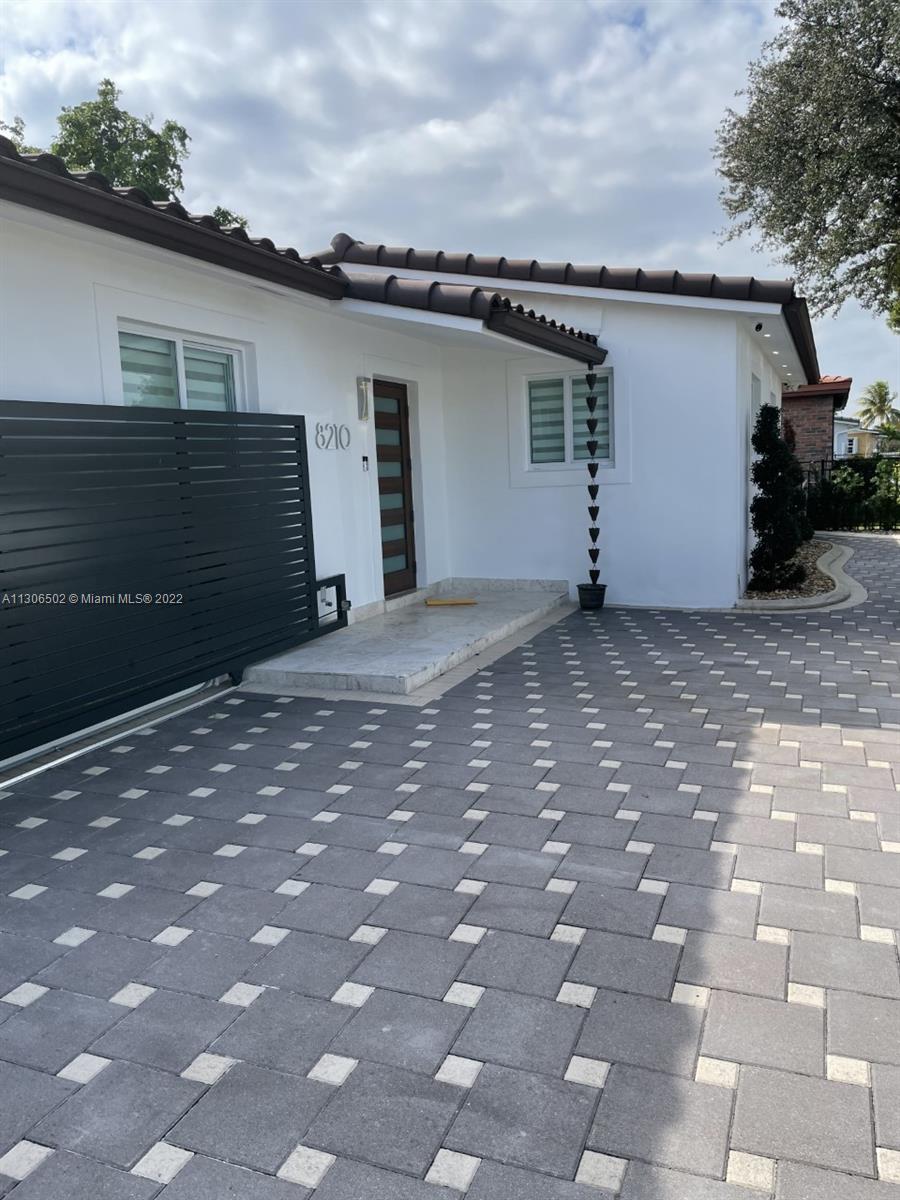 PALM SPRINGS NORTH - Residential Lease