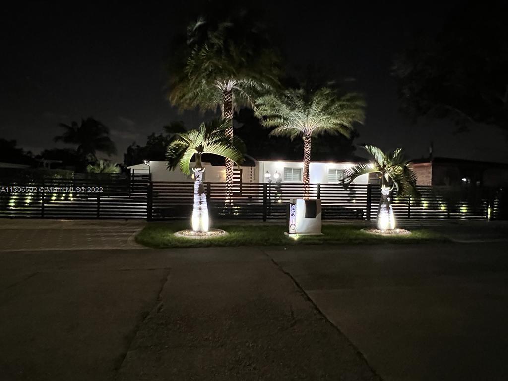 PALM SPRINGS NORTH - Residential Lease