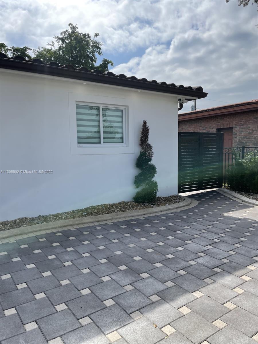 PALM SPRINGS NORTH - Residential Lease