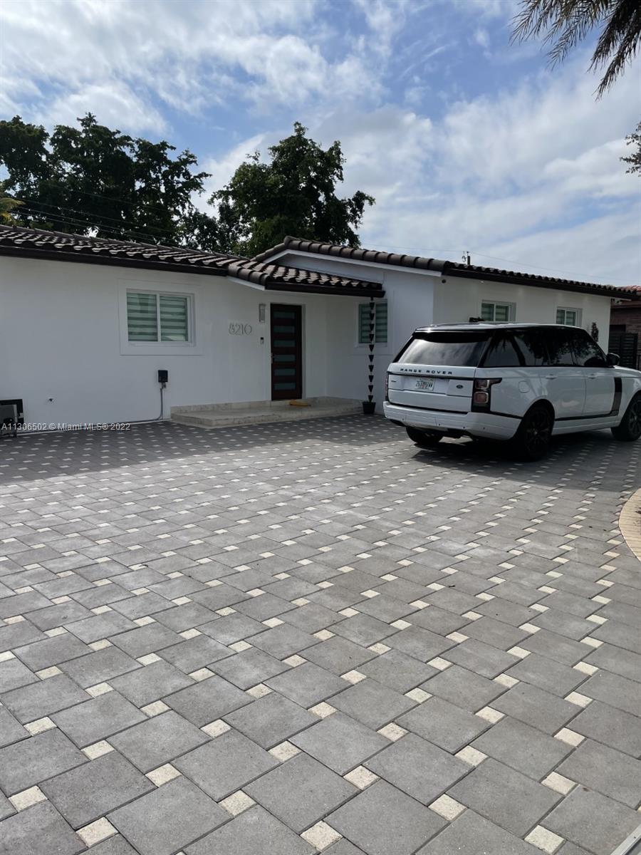 PALM SPRINGS NORTH - Residential Lease