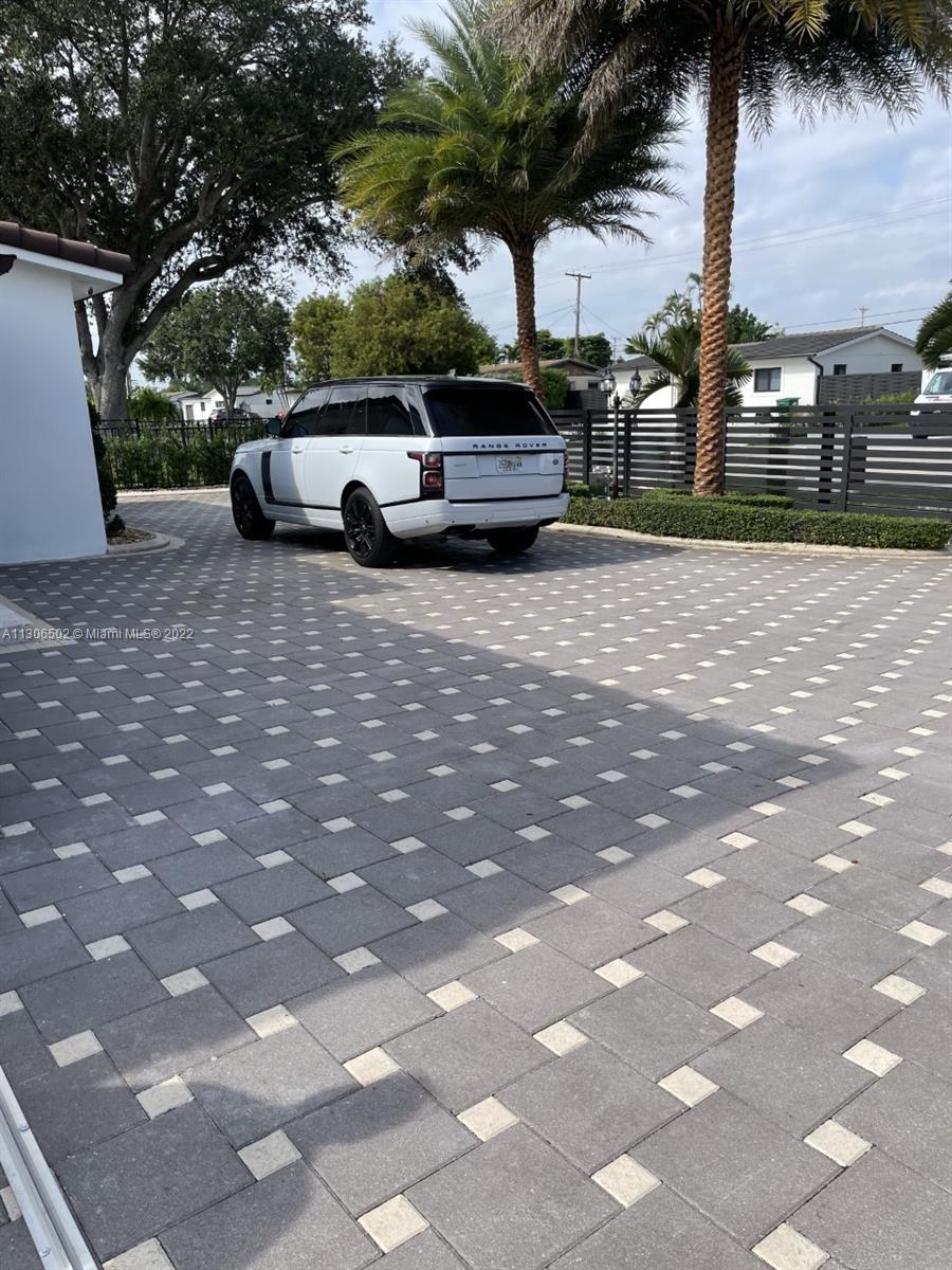PALM SPRINGS NORTH - Residential Lease