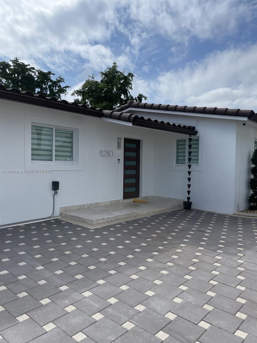 PALM SPRINGS NORTH - Residential Lease