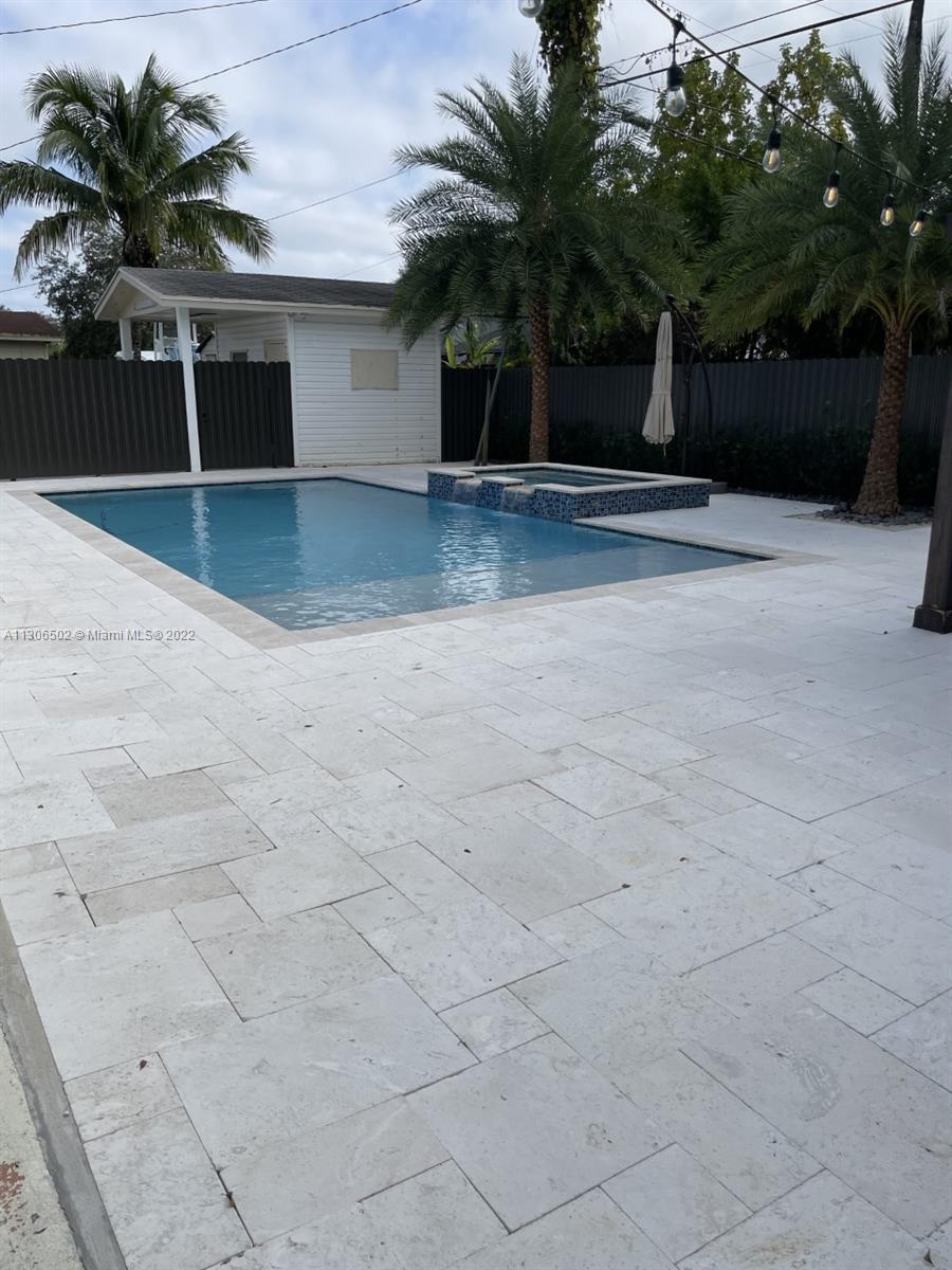 PALM SPRINGS NORTH - Residential Lease