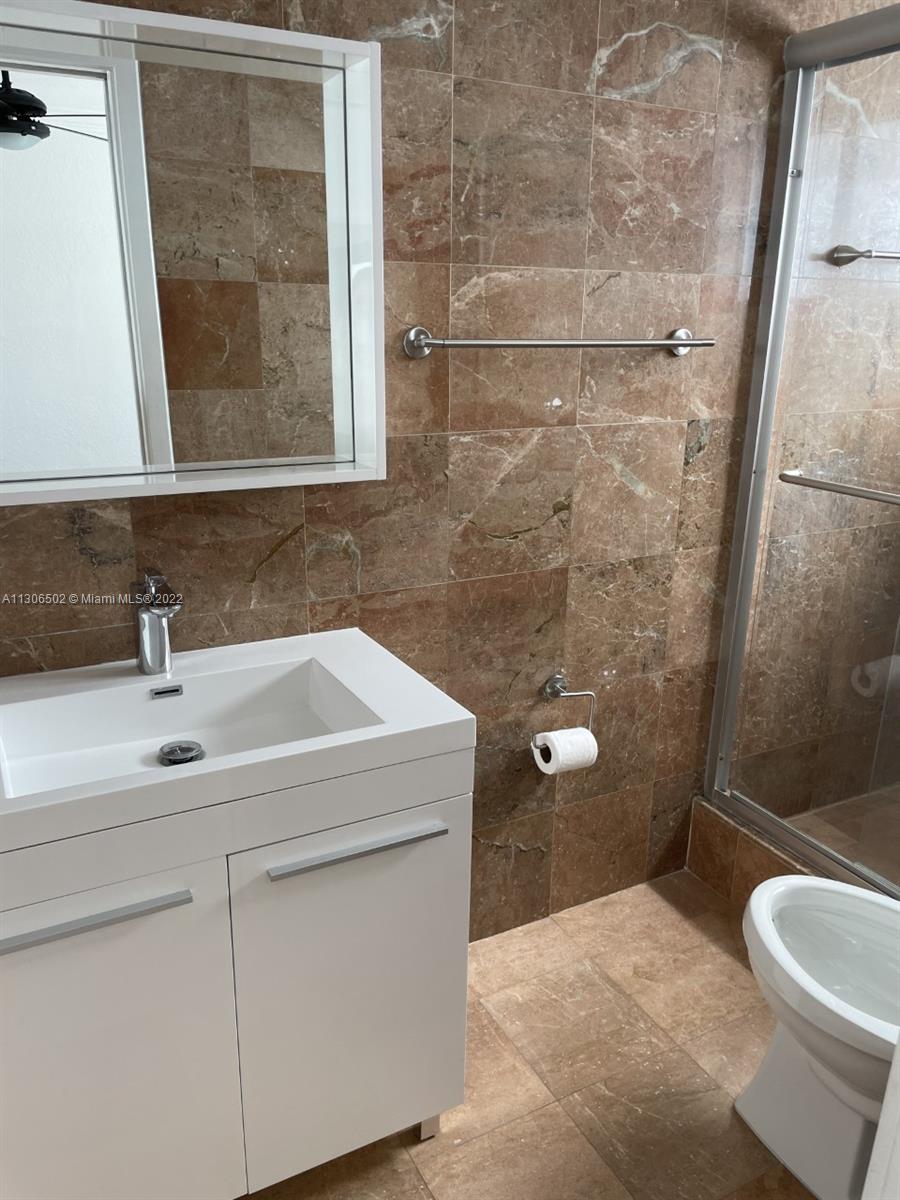 PALM SPRINGS NORTH - Residential Lease