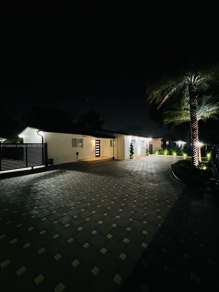 PALM SPRINGS NORTH - Residential Lease